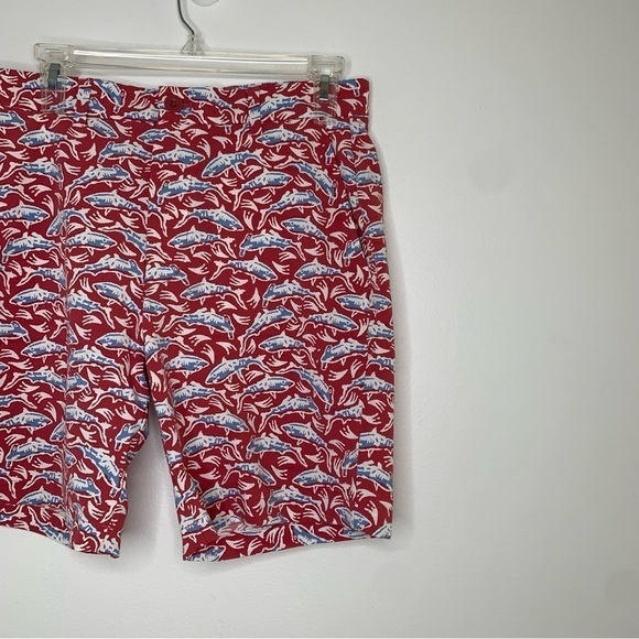 Vineyard Vines performance red fish print shorts - Picture 3 of 8